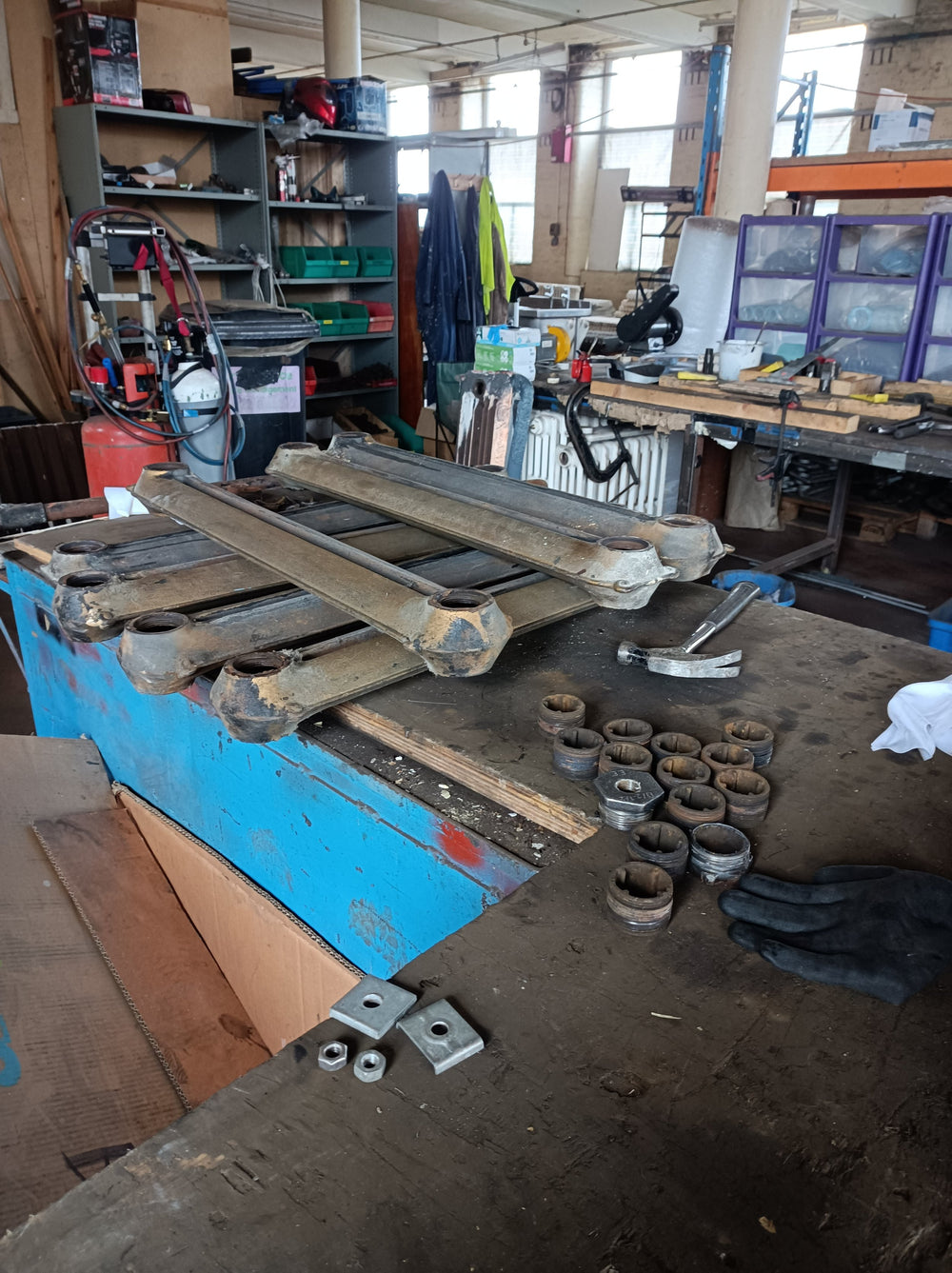 Taking a cast iron radiator apart
