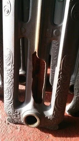 Cast iron radiator construction